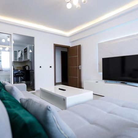 Isaran Apartament With Panoramic City View Brasov Exterior photo